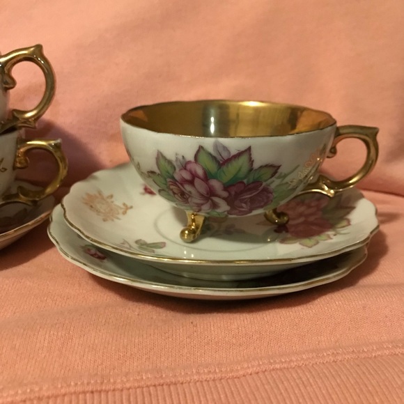 Set 4 porcelain cups and 2 additional dishes - Picture 9 of 9